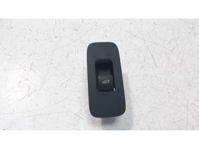 Recambio de mando elevalunas trasero derecho para volvo v40 1.6 diesel cat referencia OEM IAM 31394840  