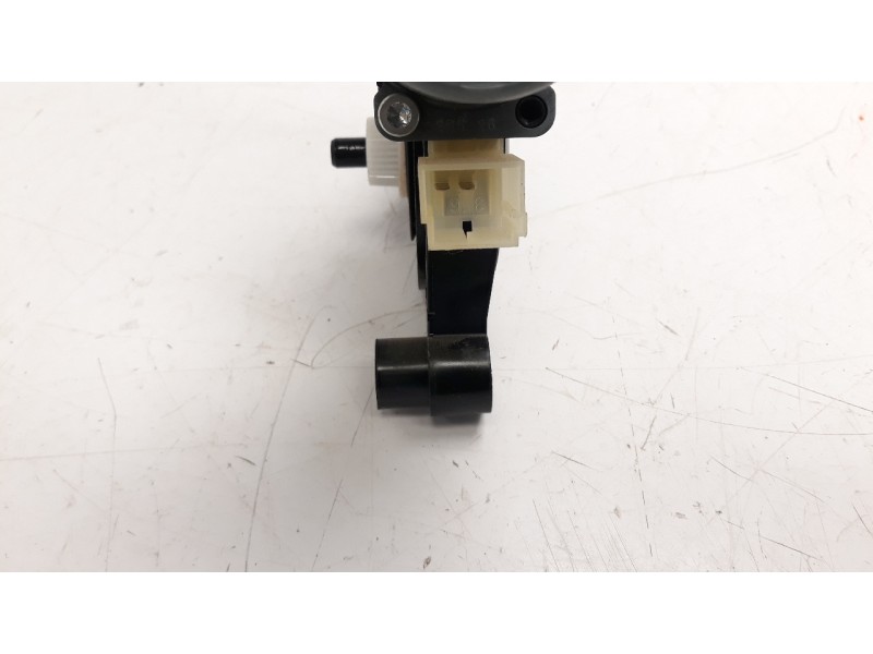 Recambio de motor elevalunas trasero izquierdo para audi a4 berlina (8w2) básico referencia OEM IAM 8W0959811  