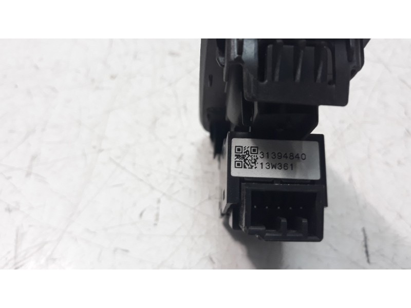 Recambio de mando elevalunas trasero derecho para volvo v40 1.6 diesel cat referencia OEM IAM 31394840  