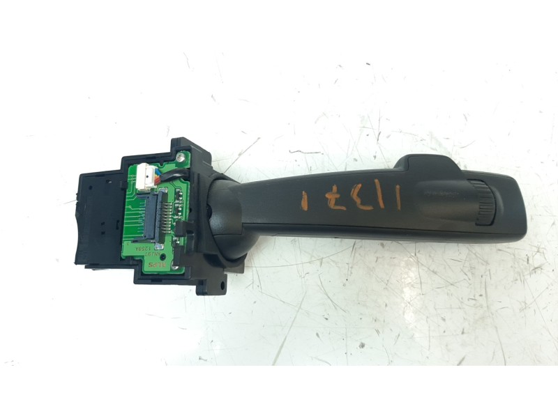 Recambio de mando intermitentes para volvo v40 1.6 diesel cat referencia OEM IAM 31327904  