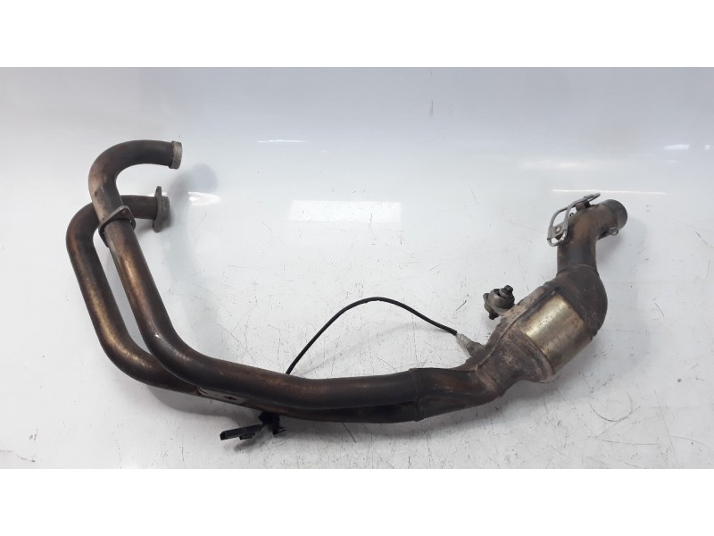 Recambio de colector escape para bmw f 800 r referencia OEM IAM 18518546599  