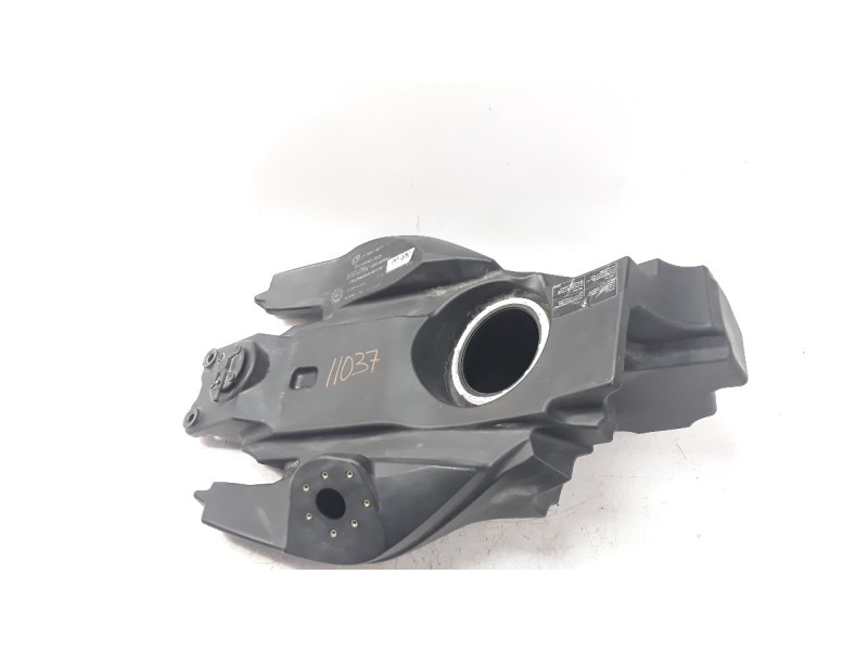 Recambio de deposito combustible para bmw f 800 r referencia OEM IAM 8557622  