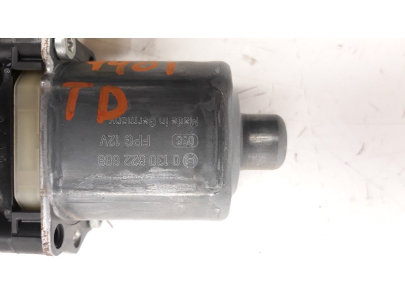 Recambio de motor elevalunas trasero derecho para audi a4 berlina (8w2) básico referencia OEM IAM 8W0959812  