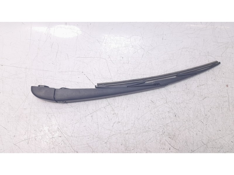 Recambio de brazo limpia trasero para toyota c-hr hybrid gr sport referencia OEM IAM 85241F4010  