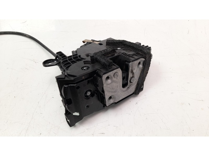 Recambio de cerradura puerta trasera derecha para renault captur 0.9 energy referencia OEM IAM 805027072R  