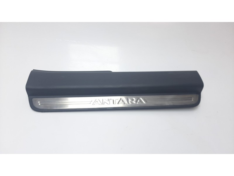 Recambio de moldura para opel antara 2.2 cdti cat (a 22 dm / lnq) referencia OEM IAM 20832152  