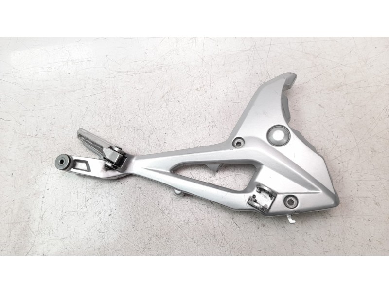 Recambio de estribo para honda nc 750 referencia OEM IAM 50650MGSD31ZA  