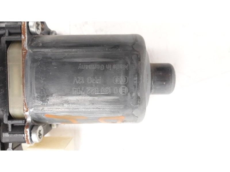 Recambio de motor elevalunas delantero izquierdo para audi a4 berlina (8w2) básico referencia OEM IAM 8W0959801  