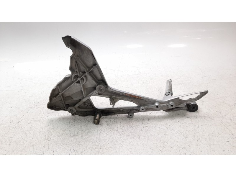 Recambio de estribo para honda nc 750 referencia OEM IAM 50650MGSD31ZA  