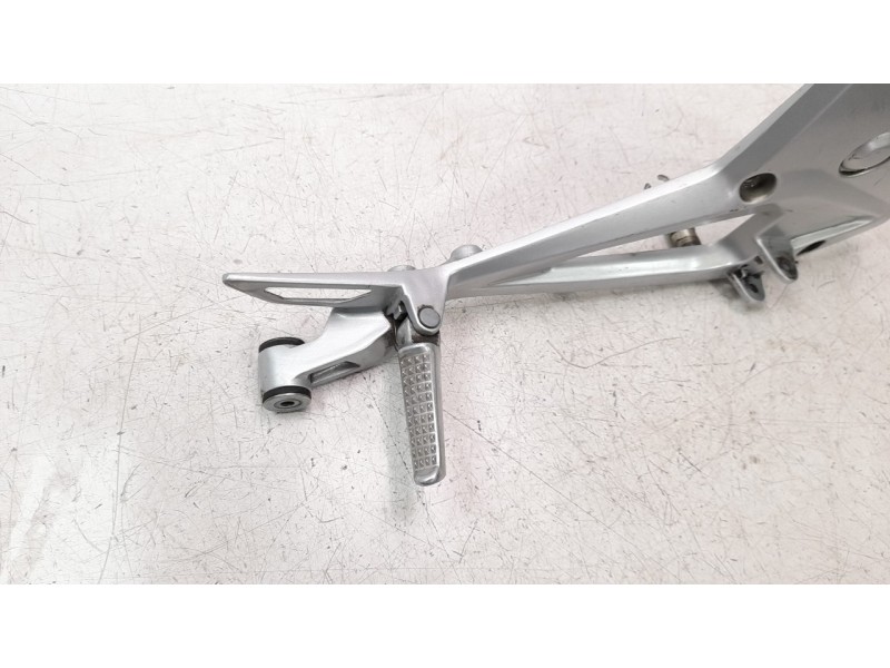 Recambio de estribo para honda nc 750 referencia OEM IAM 50650MGSD31ZA  