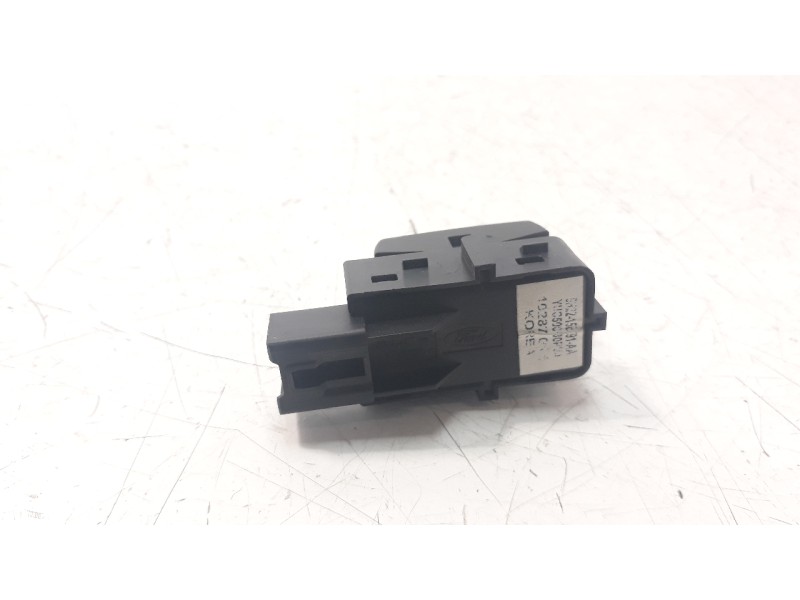 Recambio de interruptor para land rover range rover sport 3.0 td v6 cat referencia OEM IAM BH2215B591AA  
