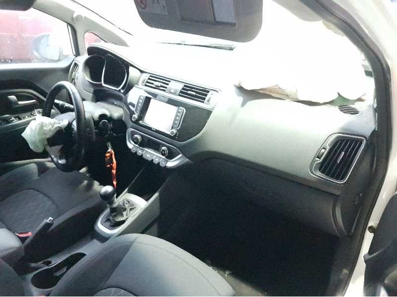 kia rio del año 2017