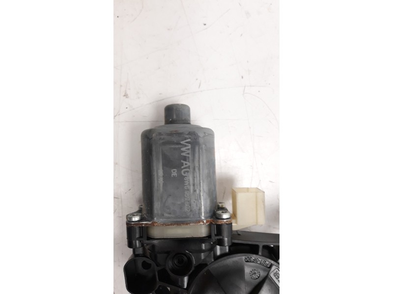 Recambio de motor elevalunas delantero derecho para audi a4 berlina (8w2) básico referencia OEM IAM 8W0959802  