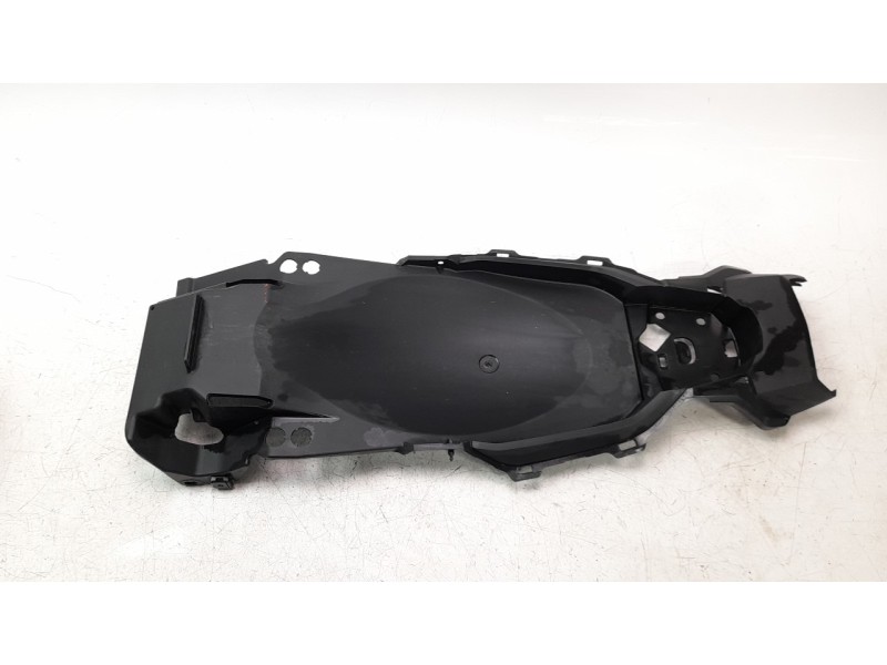 Recambio de guardabarros para honda nc 750 referencia OEM IAM 80105MKWD00  