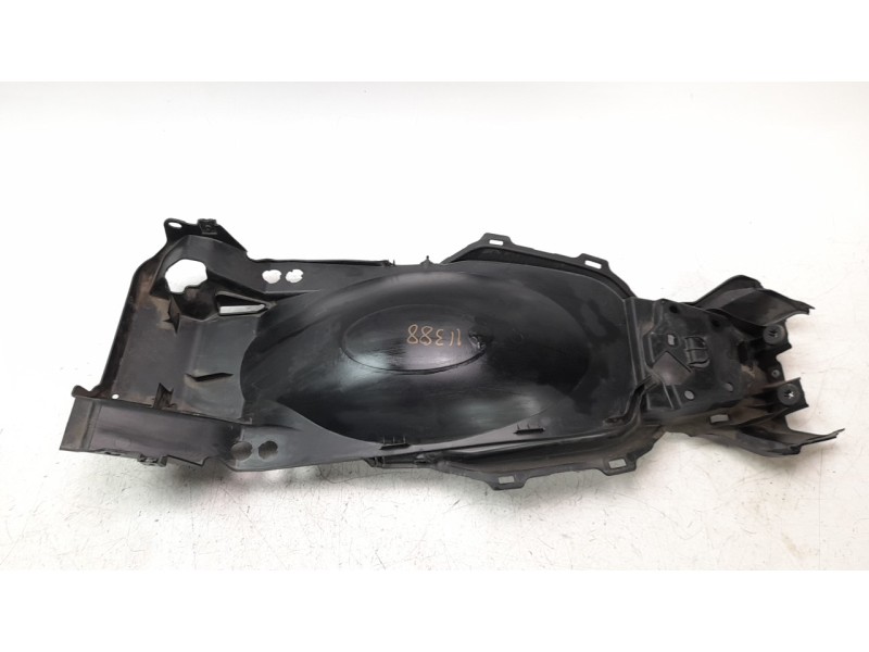 Recambio de guardabarros para honda nc 750 referencia OEM IAM 80105MKWD00  