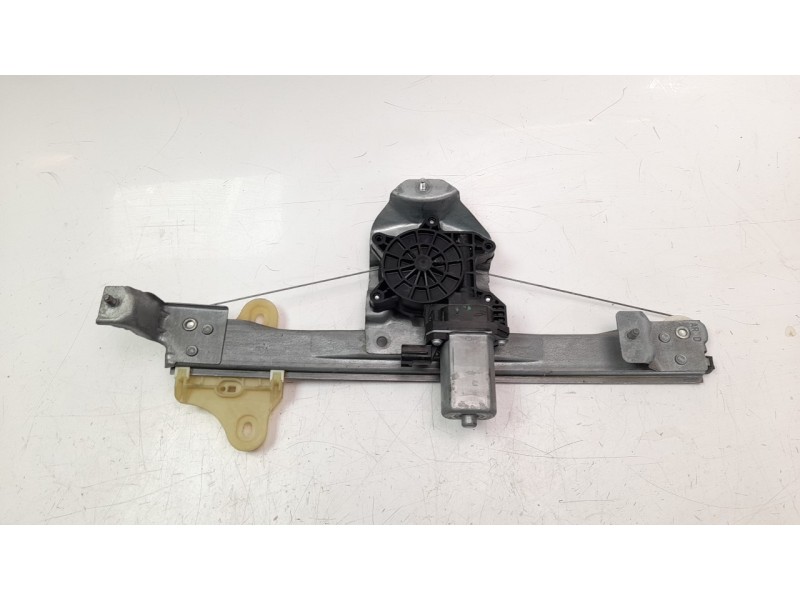 Recambio de elevalunas trasero derecho para renault captur 0.9 energy referencia OEM IAM 827009380R  