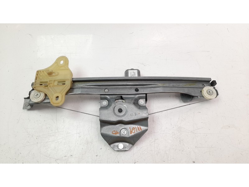 Recambio de elevalunas trasero derecho para renault captur 0.9 energy referencia OEM IAM 827009380R  