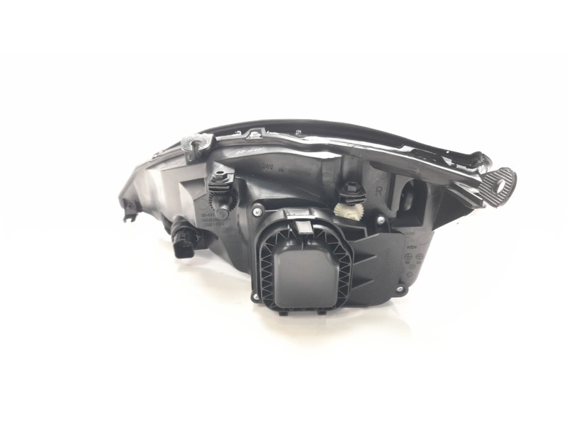 Recambio de faro derecho para ford focus berlina (cak) referencia OEM IAM 1084890 10110261001 FD4204803