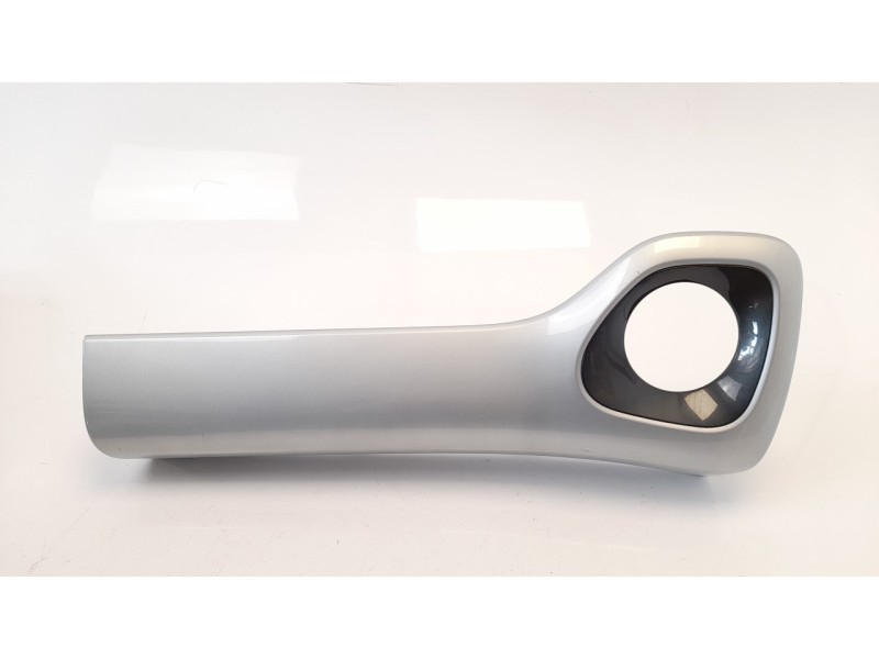 Recambio de moldura para toyota aygo 1.0 cat referencia OEM IAM 550120H020  