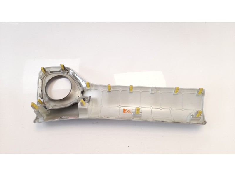 Recambio de moldura para toyota aygo 1.0 cat referencia OEM IAM 550120H020  