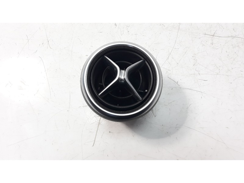 Recambio de rejilla aireadora para mercedes-benz clase a (w176) 2.1 cdi cat referencia OEM IAM A1768300754  