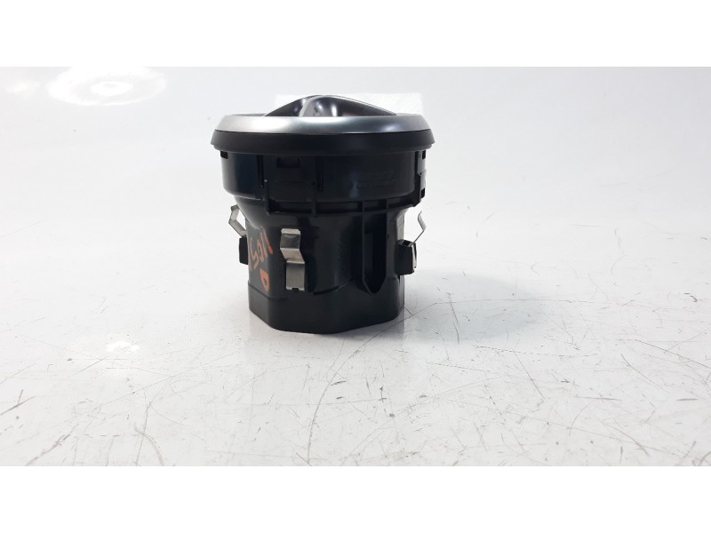 Recambio de rejilla aireadora para mercedes-benz clase a (w176) 2.1 cdi cat referencia OEM IAM A1768300754  
