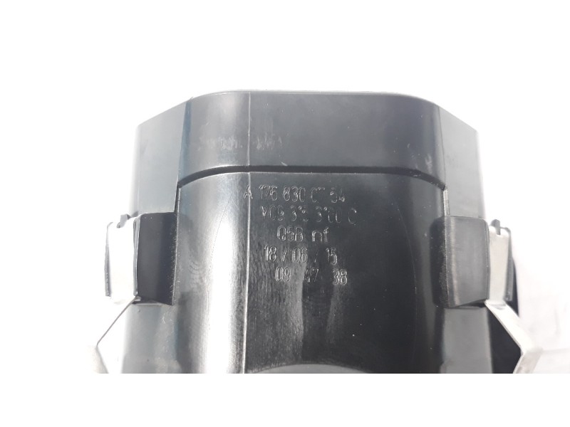 Recambio de rejilla aireadora para mercedes-benz clase a (w176) 2.1 cdi cat referencia OEM IAM A1768300754  