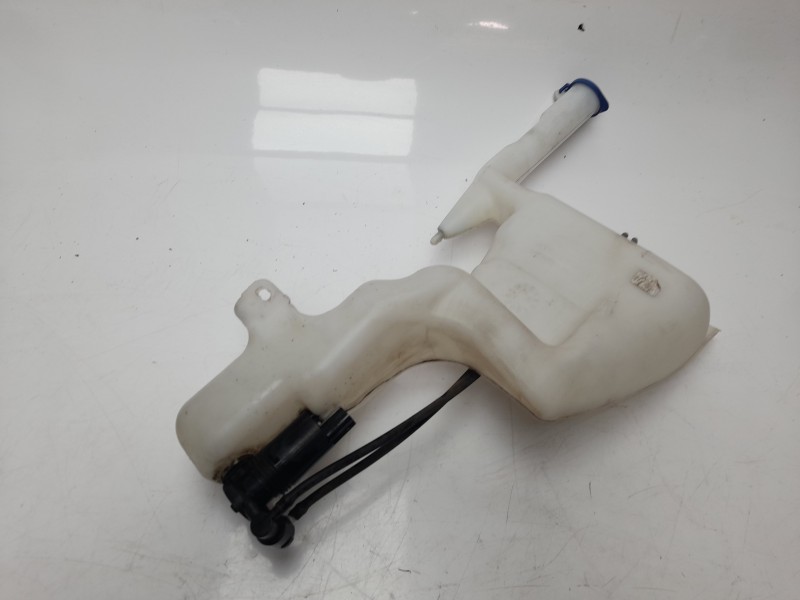 Recambio de deposito limpia para ford fiesta (ccn) trend referencia OEM IAM 8A6117B613AF  