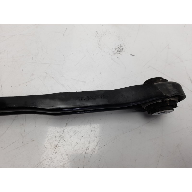 Recambio de brazo suspension inferior trasero derecho para bmw serie 3 berlina (e90) 320d referencia OEM IAM 678223702  