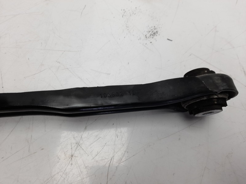 Recambio de brazo suspension inferior trasero derecho para bmw serie 3 berlina (e90) 320d referencia OEM IAM 678223702  