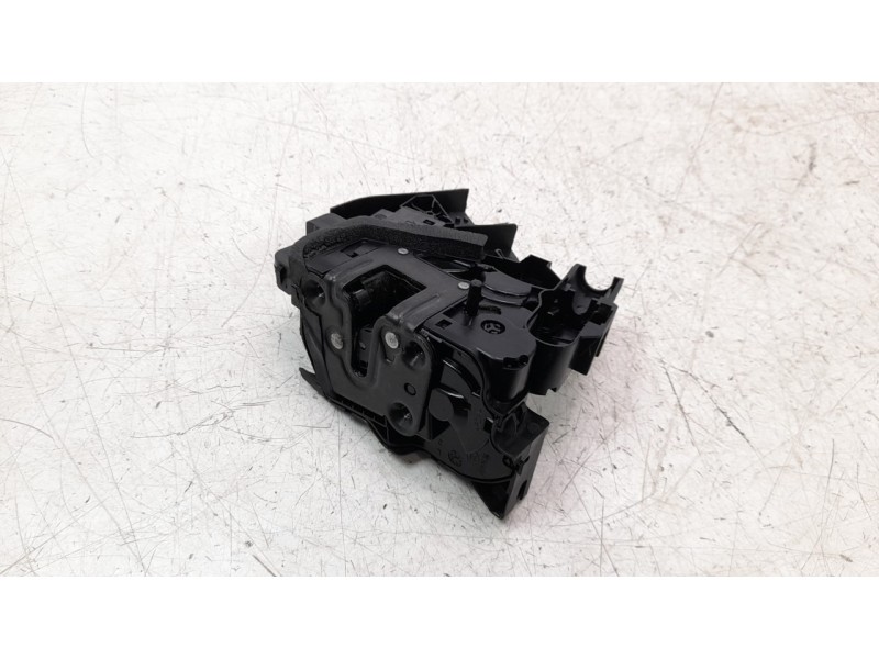 Recambio de cerradura puerta trasera izquierda para renault megane iv grandtour business referencia OEM IAM 825035881R  