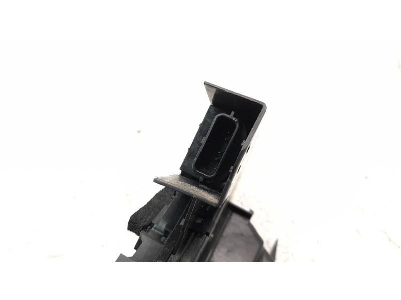 Recambio de cerradura puerta trasera izquierda para renault megane iv grandtour business referencia OEM IAM 825035881R  