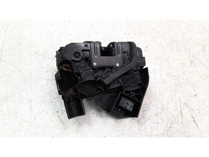 Recambio de cerradura puerta trasera izquierda para renault megane iv grandtour business referencia OEM IAM 825035881R  