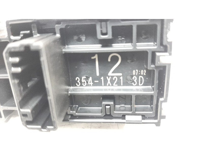 Recambio de mando elevalunas delantero derecho para toyota c-hr hybrid gr sport referencia OEM IAM 3541X213D  