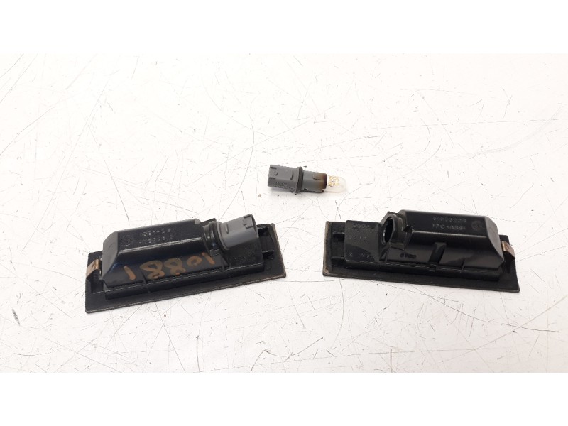 Recambio de piloto matricula para jeep renegade 1.0 t-gdi cat referencia OEM IAM 51953208  