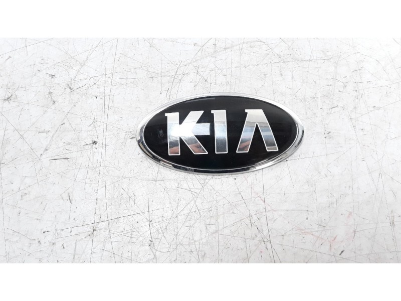 Recambio de molduras traseras para kia niro referencia OEM IAM 86310G5000  