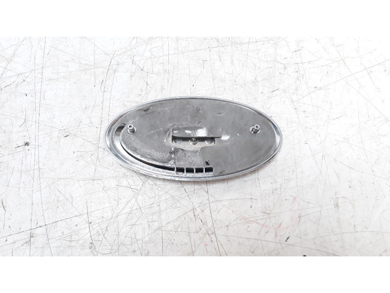 Recambio de molduras traseras para kia niro referencia OEM IAM 86310G5000  