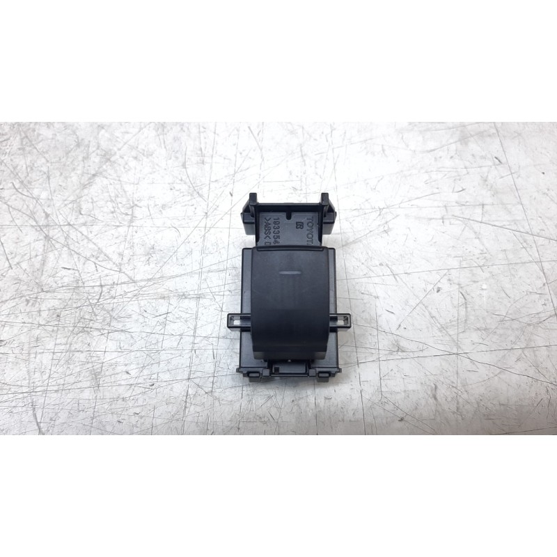 Recambio de mando elevalunas trasero izquierdo para toyota c-hr hybrid gr sport referencia OEM IAM 3541X213D  