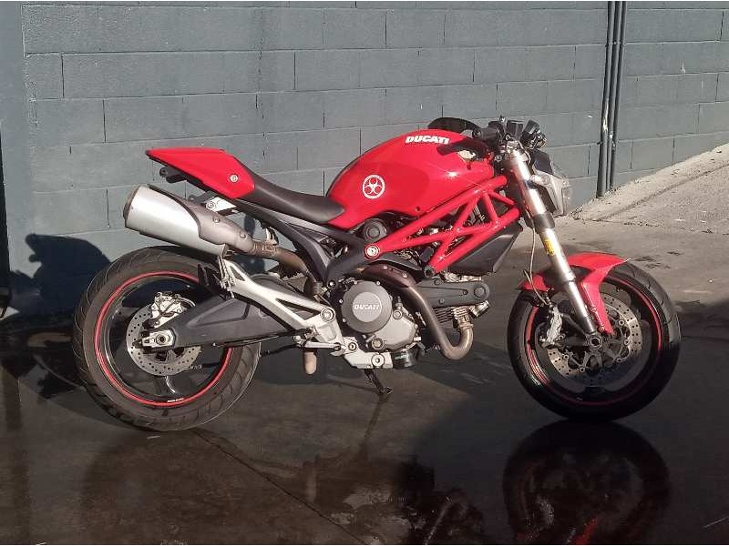 ducati monster 696 del año 2010