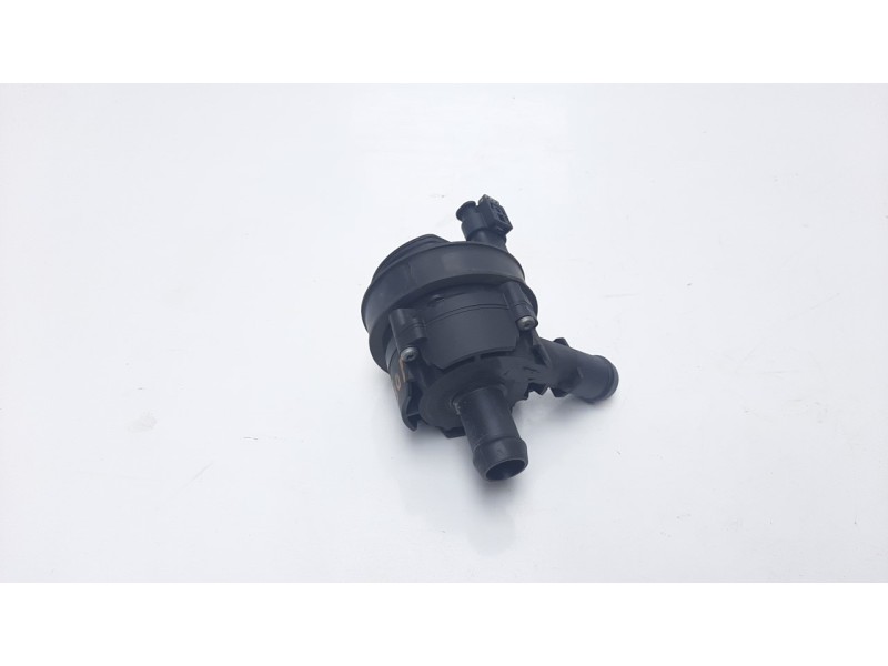 Recambio de bomba agua para mercedes-benz clase gla (w156) gla 200 cdi (156.908) referencia OEM IAM A0005000686  