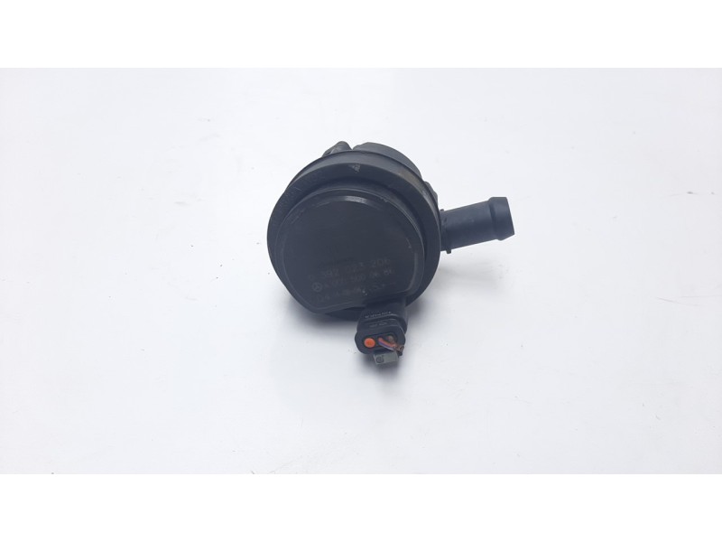 Recambio de bomba agua para mercedes-benz clase gla (w156) gla 200 cdi (156.908) referencia OEM IAM A0005000686  
