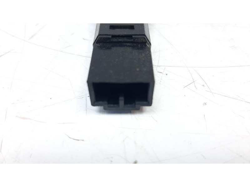 Recambio de warning para volvo v40 1.6 diesel cat referencia OEM IAM 31325438  