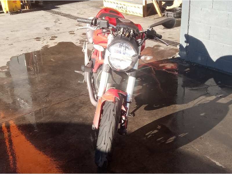 ducati monster 696 del año 2010