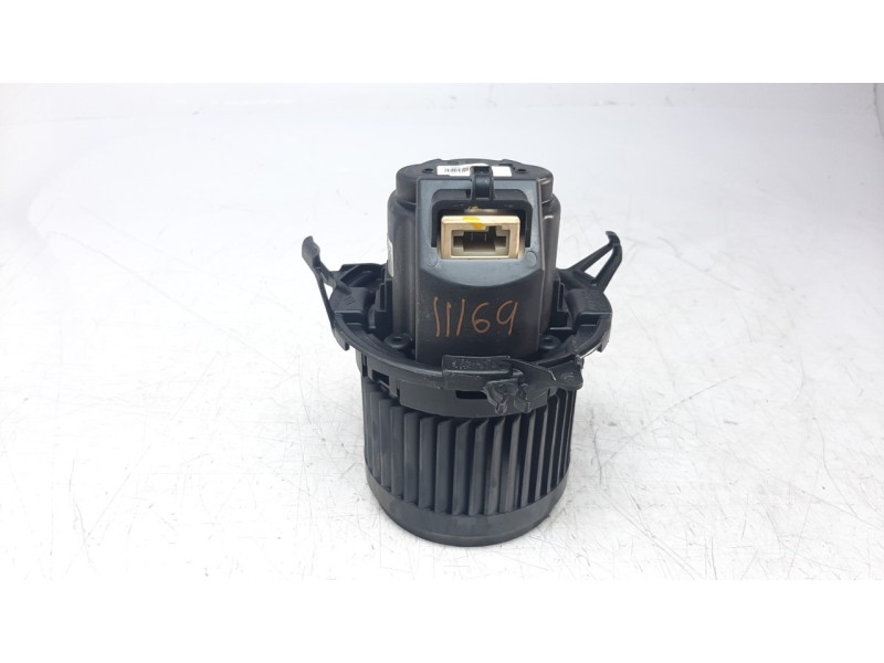 Recambio de ventilador calefaccion para renault captur 0.9 energy referencia OEM IAM 272101005R 34352 VHF260017