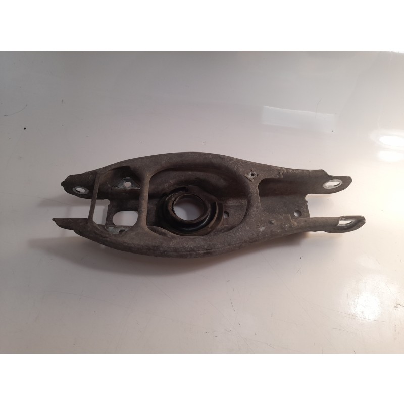 Recambio de brazo suspension inferior trasero derecho para bmw serie 3 berlina (e90) 320d referencia OEM IAM 33326772899  