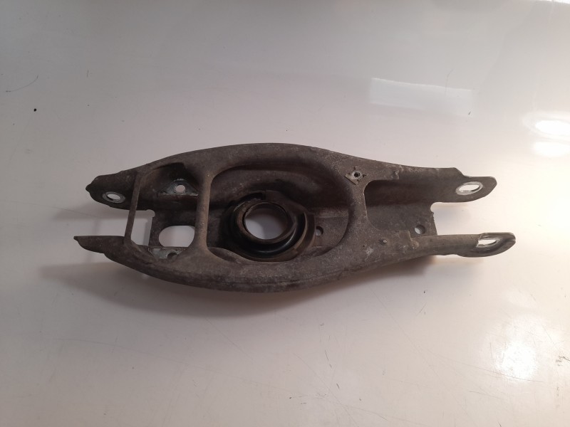 Recambio de brazo suspension inferior trasero derecho para bmw serie 3 berlina (e90) 320d referencia OEM IAM 33326772899  