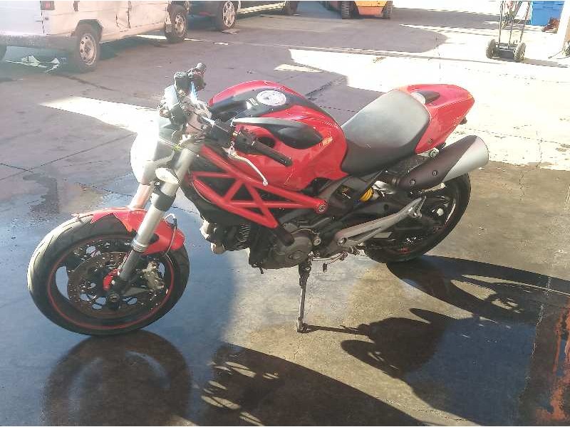 ducati monster 696 del año 2010