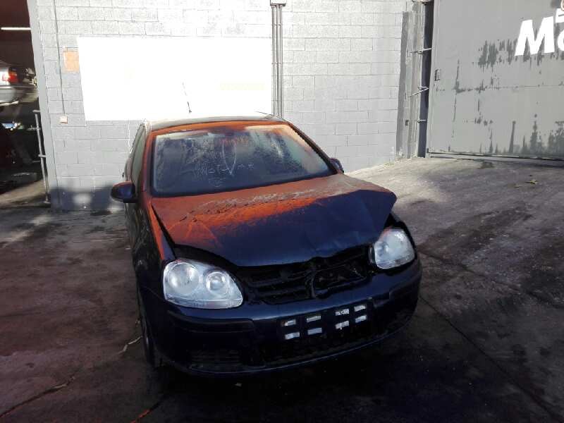 volkswagen golf v berlina (1k1) del año 2006