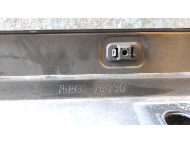 Recambio de estribos laterales para lexus ux (za10) referencia OEM IAM 7586076030  