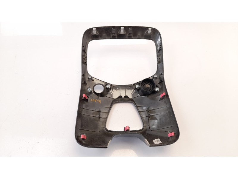 Recambio de moldura para toyota aygo 1.0 cat referencia OEM IAM 554050H050  